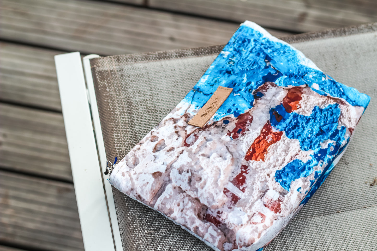 CLUTCHES & TOTE BAGS